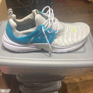 Nike gym shoes silver with neon green Nike sign and turquoise accent (no box)